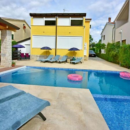 Apartments House Anna For Max 13 Persons In Porec, Pet Friendly Екстер'єр фото