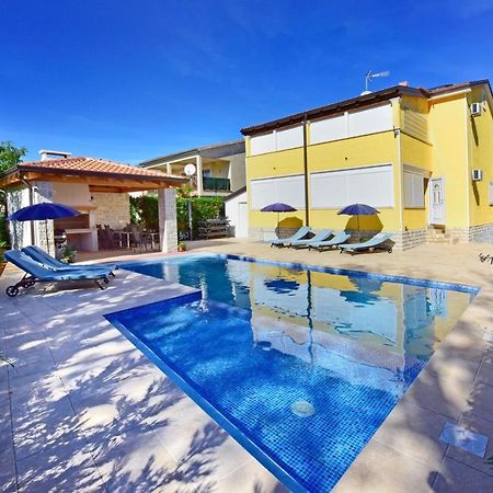Apartments House Anna For Max 13 Persons In Porec, Pet Friendly Екстер'єр фото