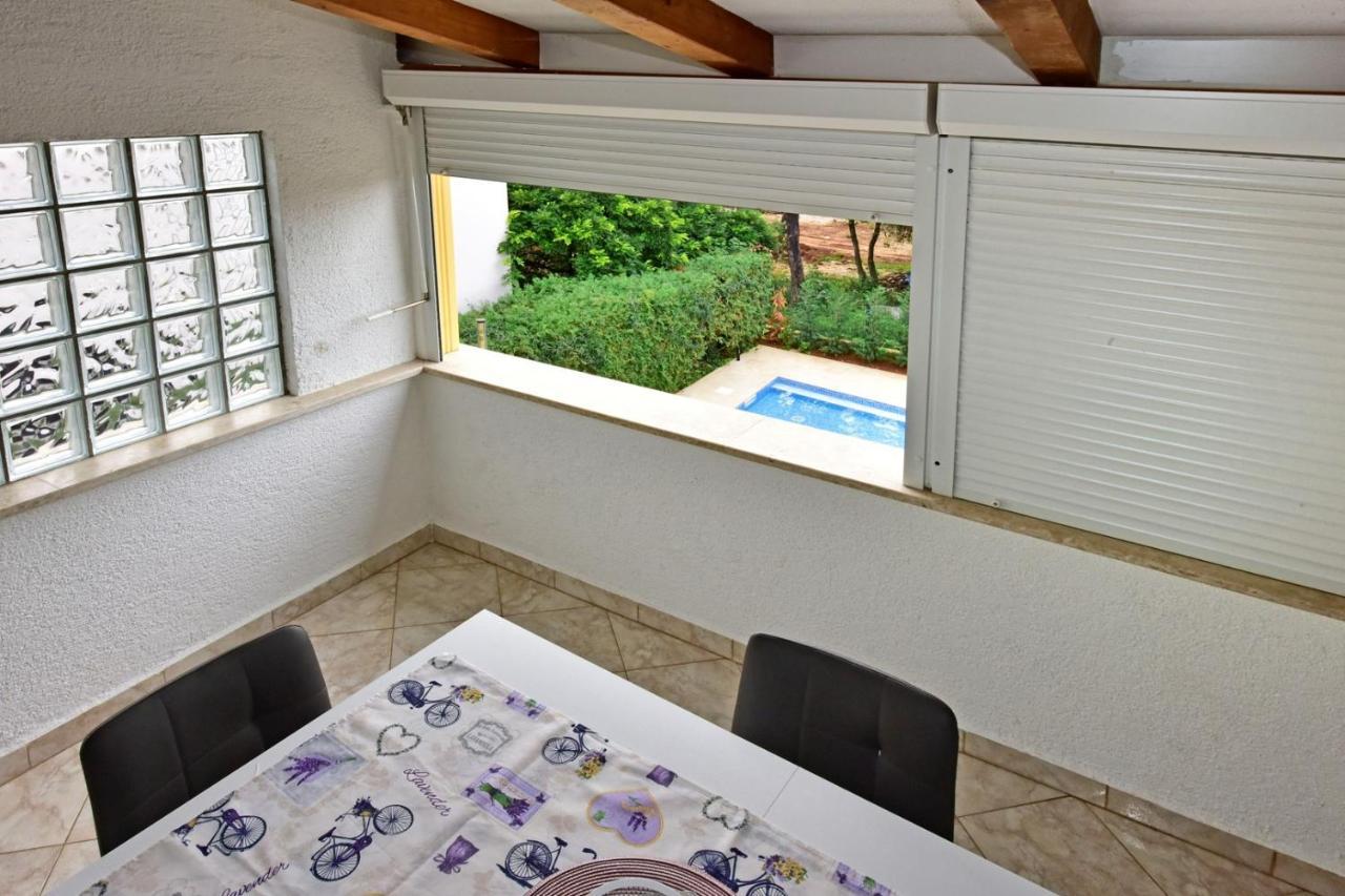 Apartments House Anna For Max 13 Persons In Porec, Pet Friendly Екстер'єр фото