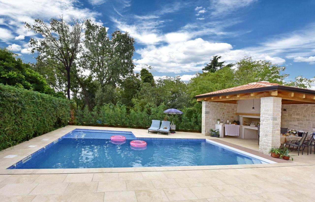 Apartments House Anna For Max 13 Persons In Porec, Pet Friendly Екстер'єр фото