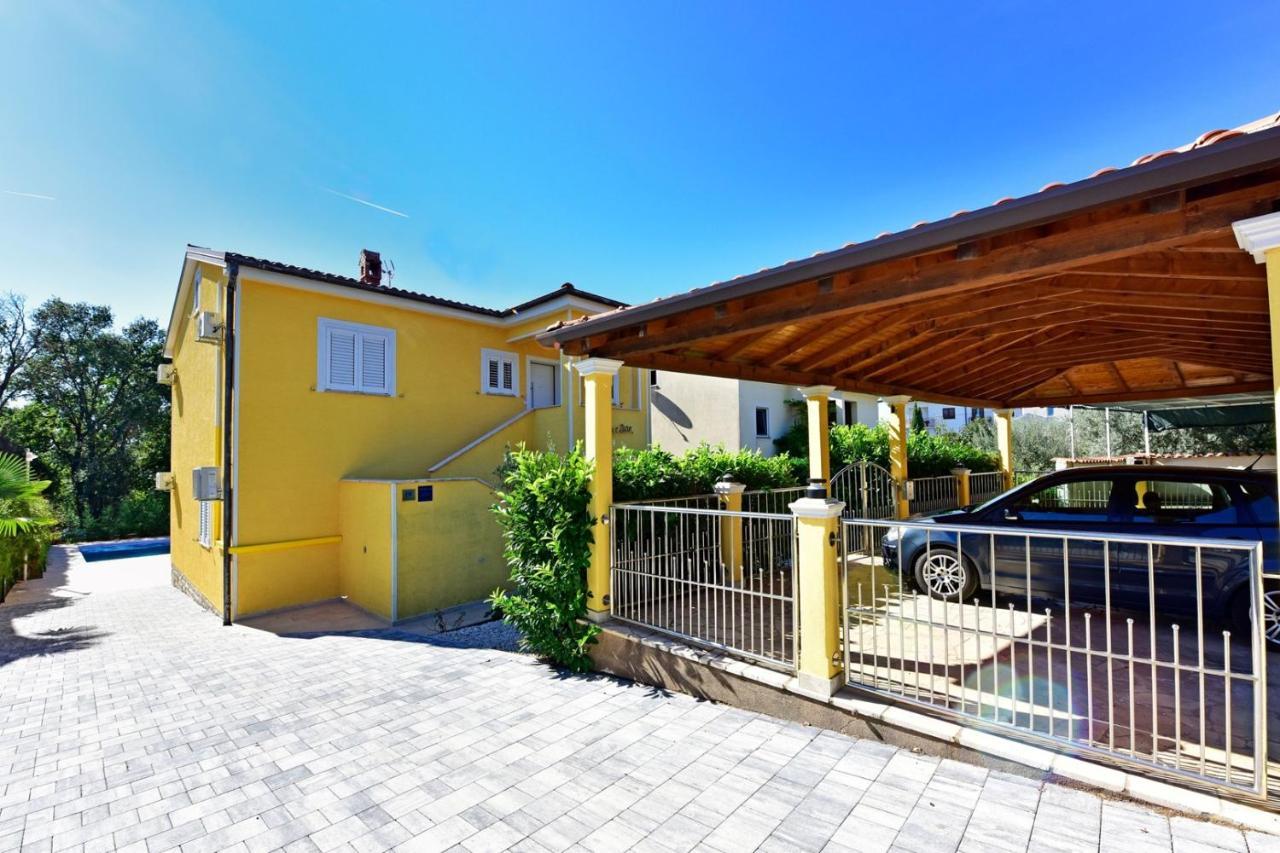 Apartments House Anna For Max 13 Persons In Porec, Pet Friendly Екстер'єр фото