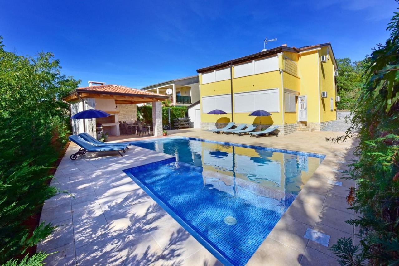Apartments House Anna For Max 13 Persons In Porec, Pet Friendly Екстер'єр фото