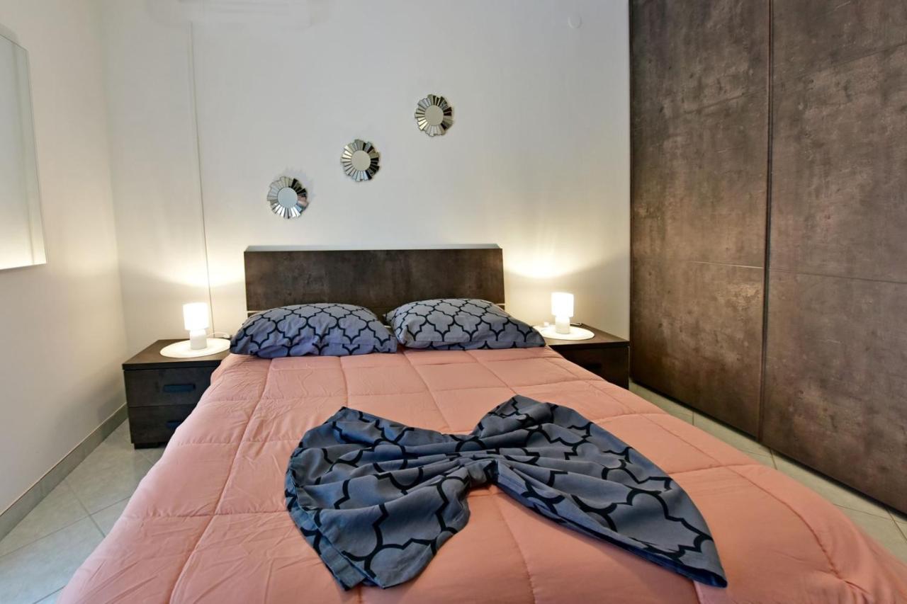Apartments House Anna For Max 13 Persons In Porec, Pet Friendly Екстер'єр фото