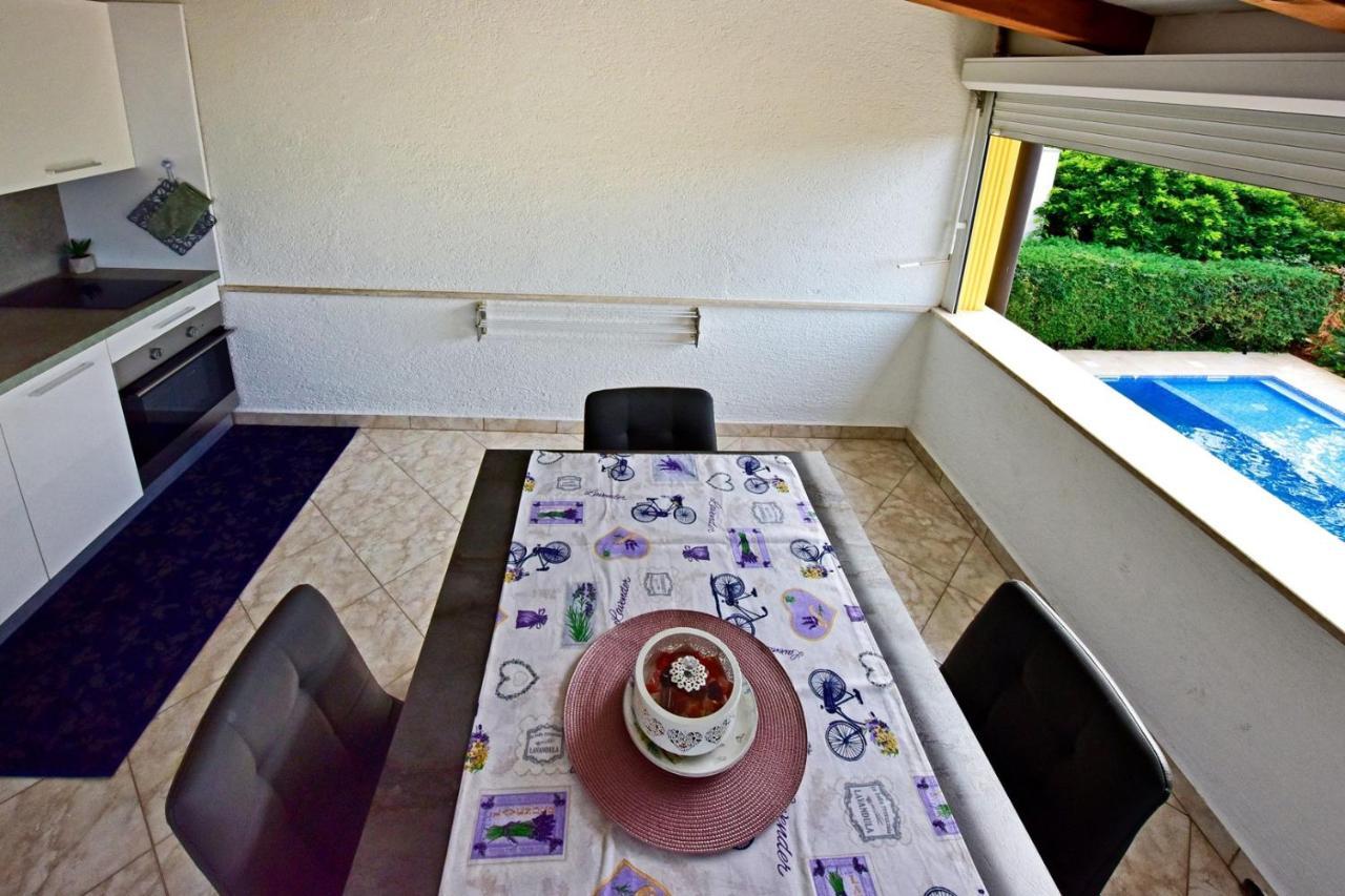 Apartments House Anna For Max 13 Persons In Porec, Pet Friendly Екстер'єр фото